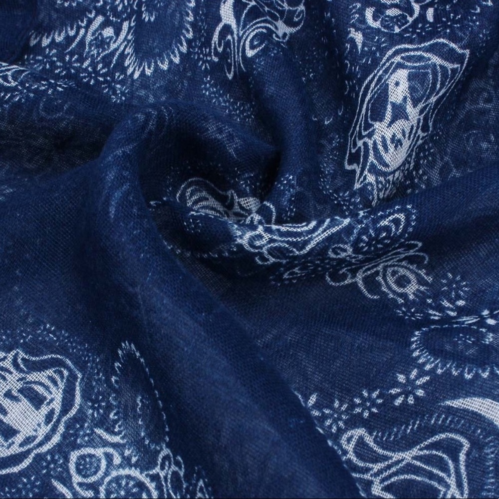 Not for sale - Blue and white lightweight scarf - Picture 4 of 5